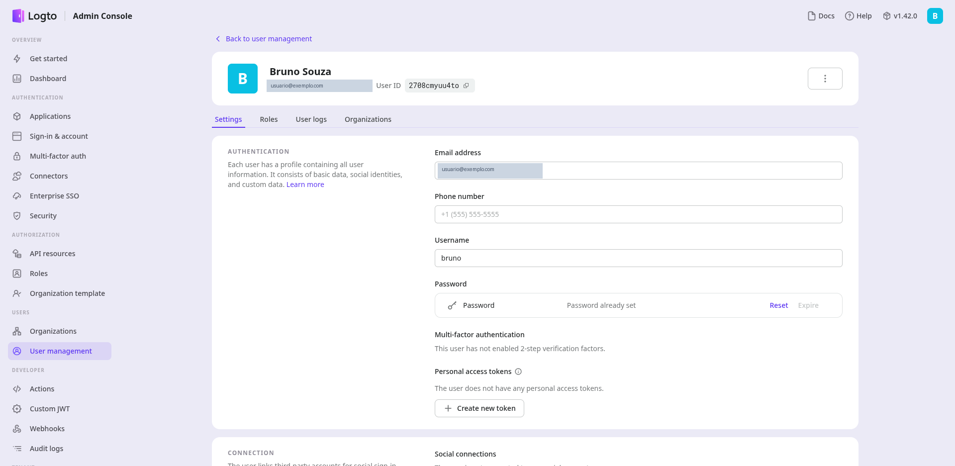 Tela de detalhes do usuário no console do Logto, com o perfil mostrando nome e e-mail preenchidos