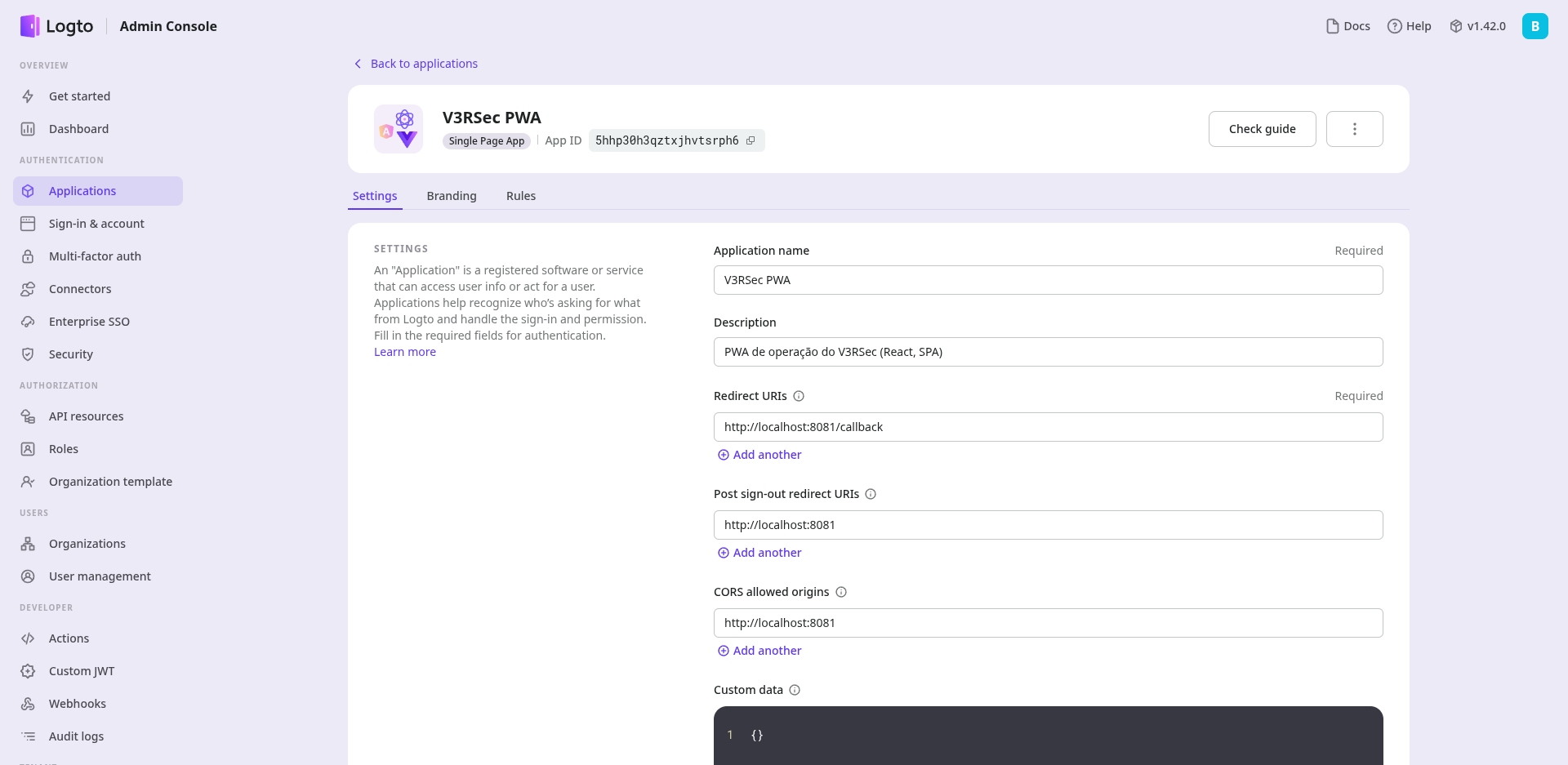 Tela de configurações do aplicativo V3RSec PWA no console do Logto, mostrando os campos Redirect URIs, Post sign-out redirect URIs e CORS allowed origins preenchidos com a porta 8081